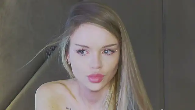 MarilynNova live