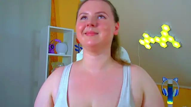 MelodyMoores live