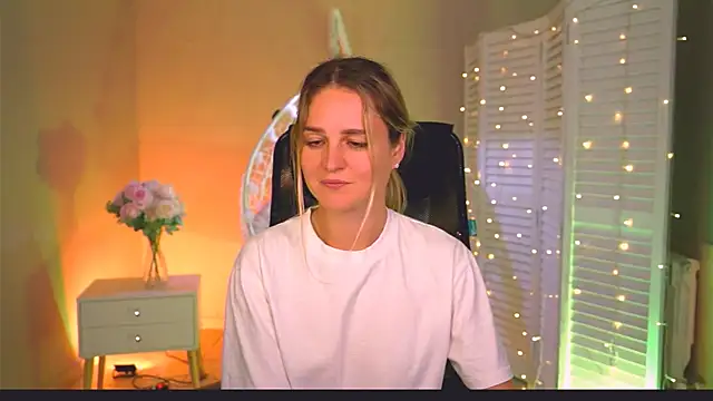 DeboraLarson live