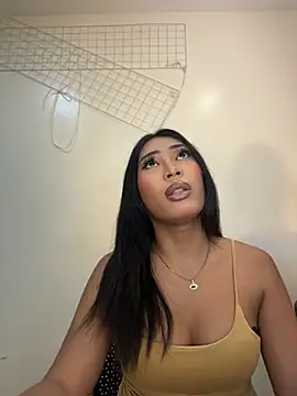 hugecock_tamira live