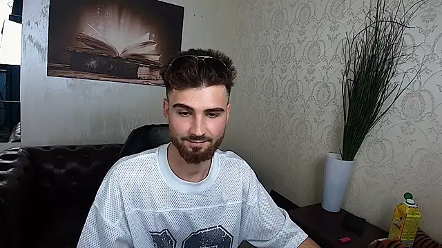 KyloEast live