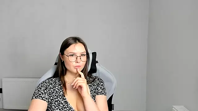 Regina_cute_ live