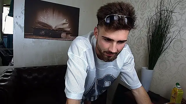 KyloEast live