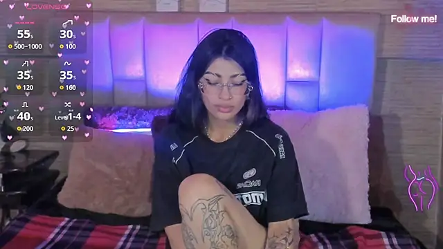 mia_devine_ live