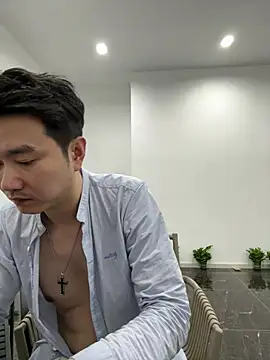 qqq-002 live