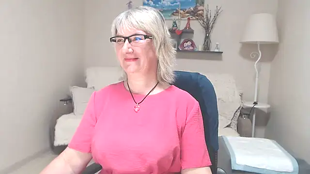 FleurMays live