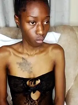 MyrahEbony live