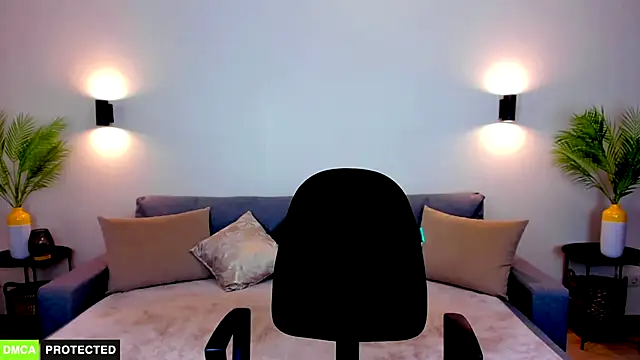TheWoman__ live