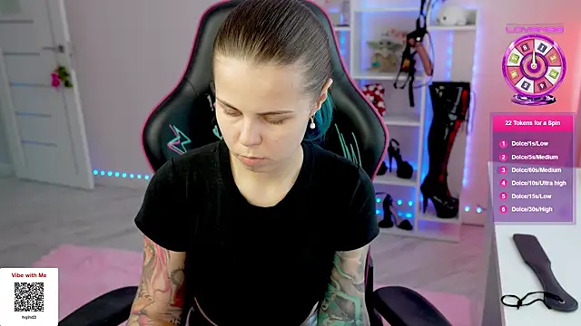 QueenAliceX live