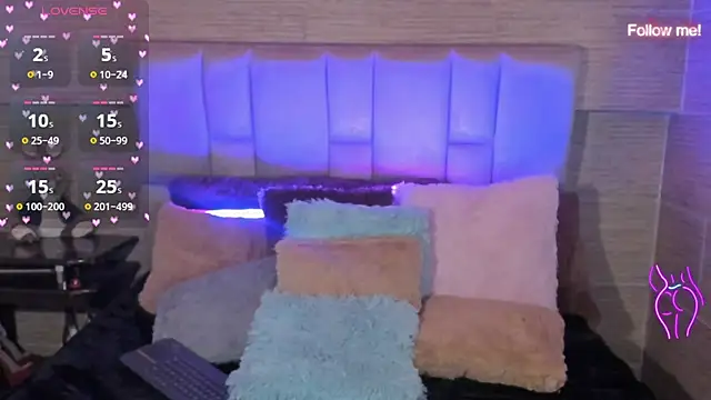 mia_devine_ live