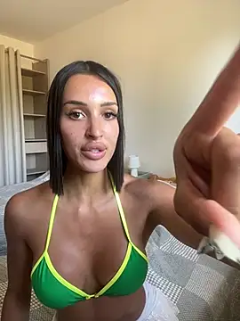 aliyahmoon live