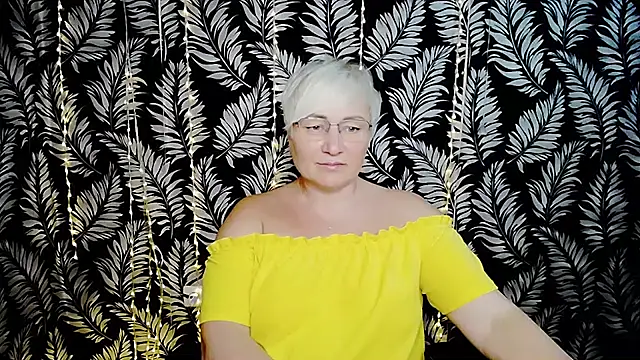 Olivia_playful live