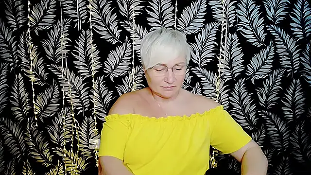 Olivia_playful live
