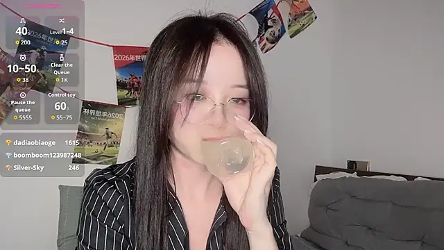77-Vicky live