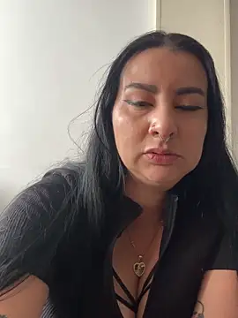 Abril_Luv live