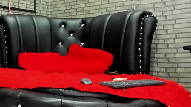 MissCyndee_Loren live