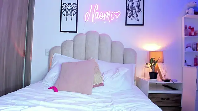 NaomiAsha live