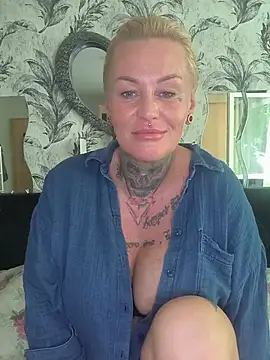InkedMissLaBaehm live