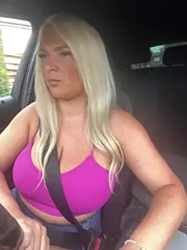 Bustyblondebabe32 live