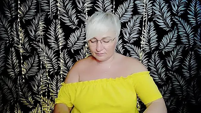Olivia_playful live