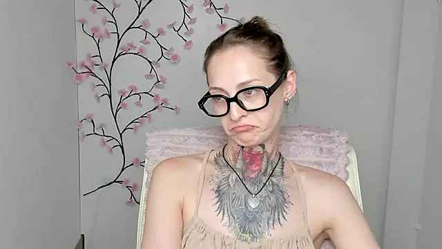 Esmi_Winter live