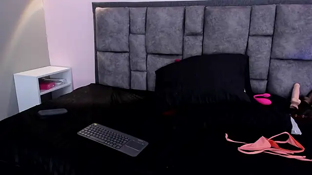 AdelaLust live