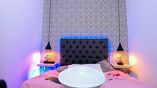 Arya_Leon live