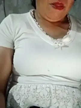 Moon_squirtt live
