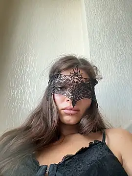 Mia_Cannon live