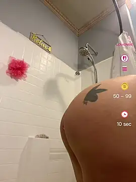 Vanessa_Valentine live
