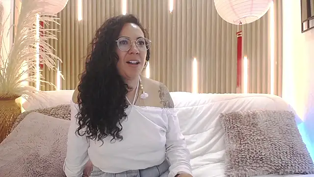 Velvet_Curly live