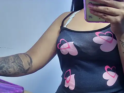 julypretty live