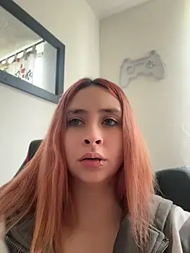 Sophia_LuxxX live