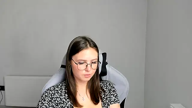 Regina_cute_ live