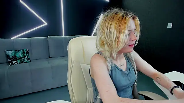 kikipeach live