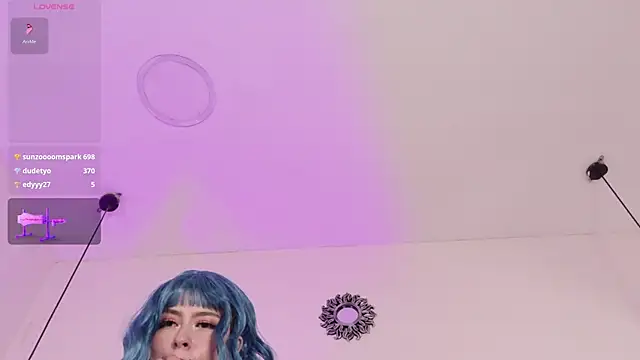 I_Am_Anniee live