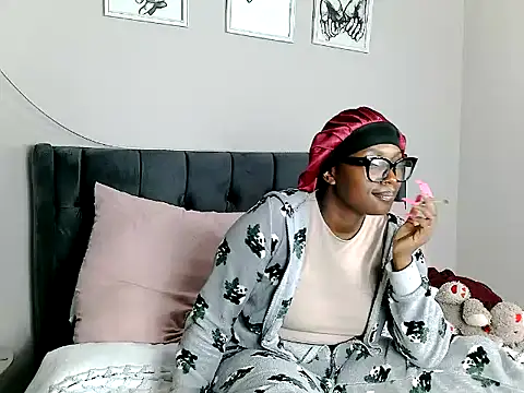 MissLaToYa live