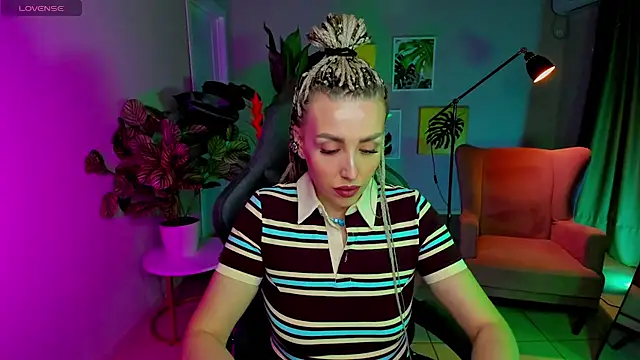 MonicaRiley live