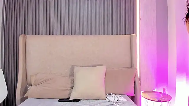AishleAndSmith live