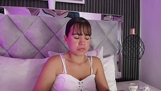 Aitana_Petite live