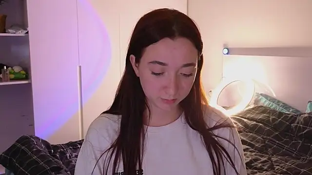 YasmineWest live