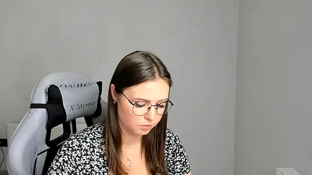Regina_cute_ live