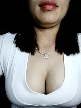 Lya_hott live