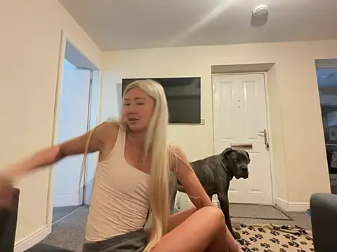 blondeychiaraxo live