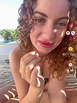 CurlyChloe live