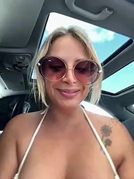 AnissaHale live