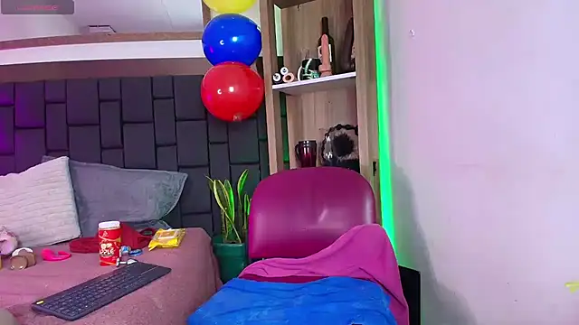 EllenaBoobs_ live