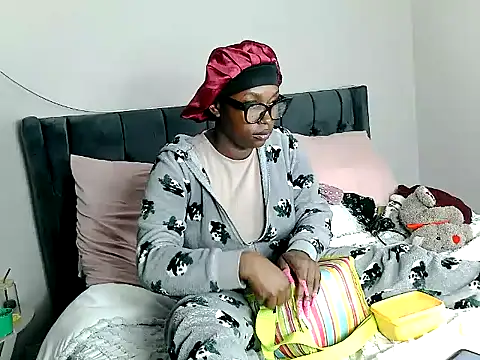 MissLaToYa live