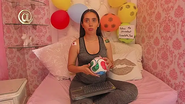 Escarleth_Fox live