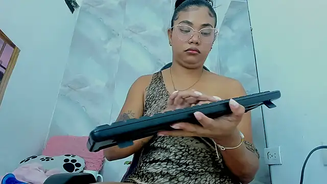 EllyBloom live